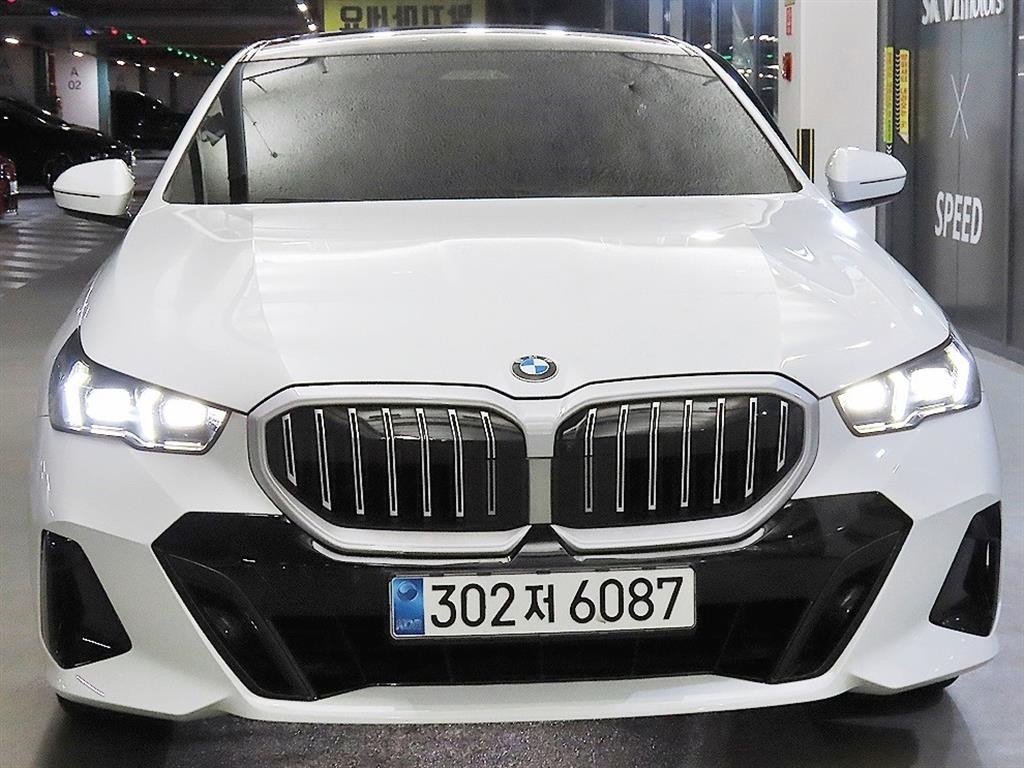 BMW 5시리즈 5시리즈 (G60) 530i xDrive M 스포츠 이미지 2