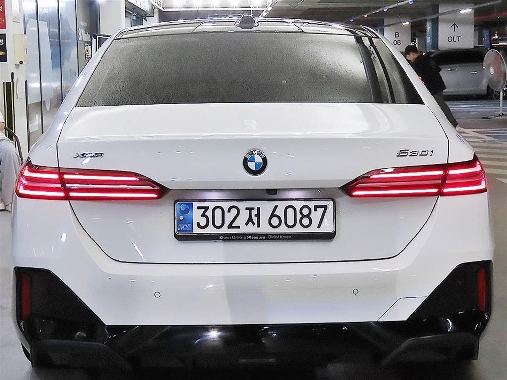 BMW 5시리즈 5시리즈 (G60) 530i xDrive M 스포츠 이미지 5