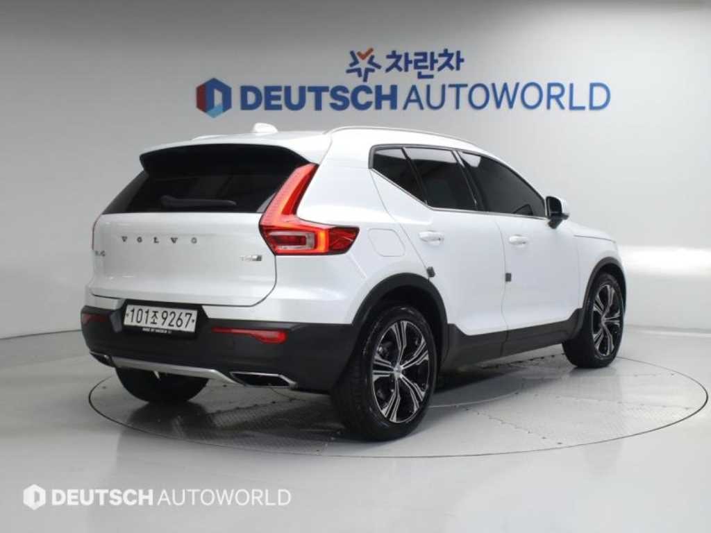 볼보 XC40 T4 4WD 인스크립션 이미지 2