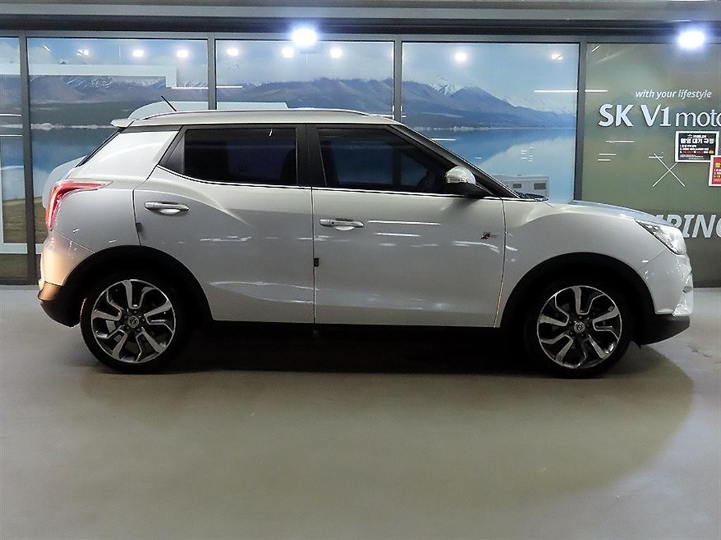 KG모빌리티(쌍용) 티볼리 디젤 4WD 1.6 VX 이미지 3