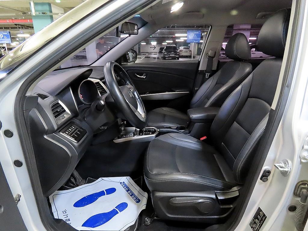 KG모빌리티(쌍용) 티볼리 디젤 4WD 1.6 VX 이미지 6