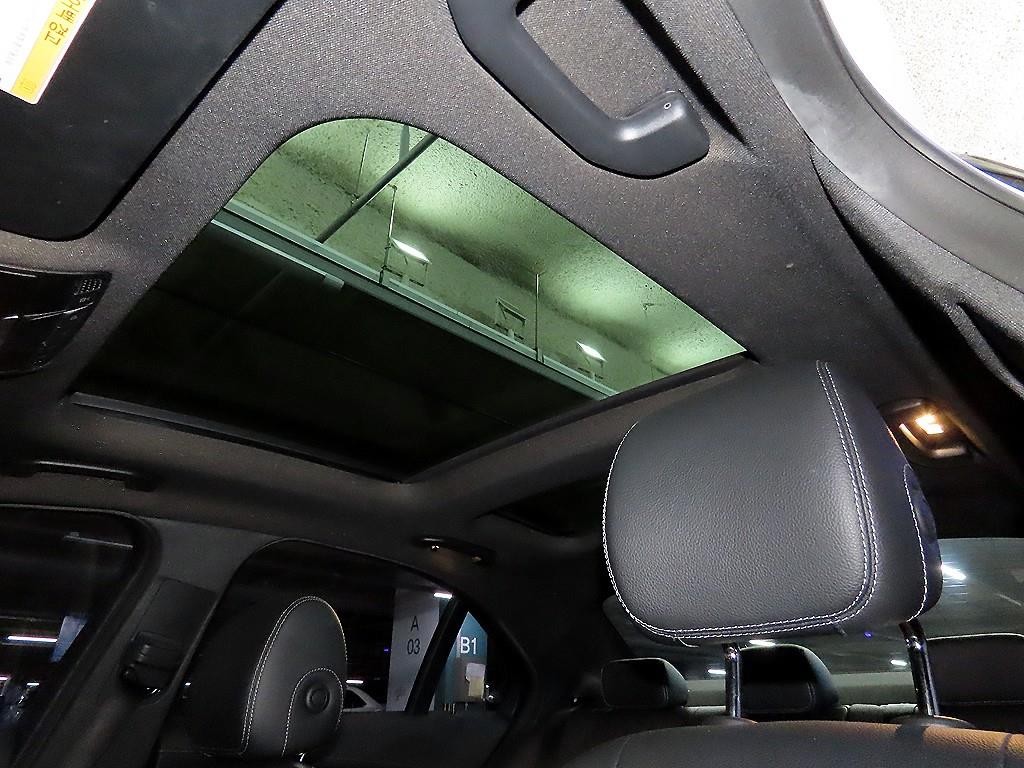 벤츠 C 클래스 C클래스 W205 C250 블루텍 4MATIC 이미지 17