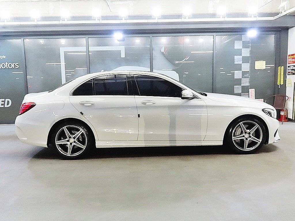 벤츠 C 클래스 C클래스 W205 C250 블루텍 4MATIC 이미지 3