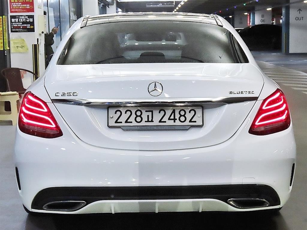 벤츠 C 클래스 C클래스 W205 C250 블루텍 4MATIC 이미지 5