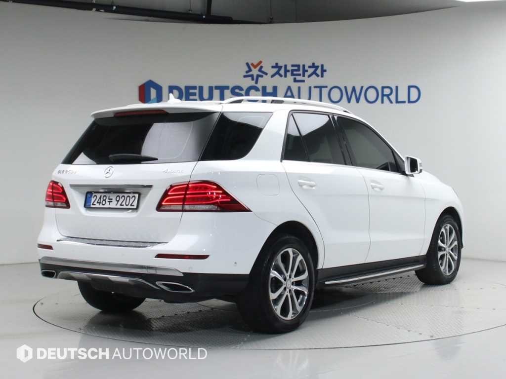 벤츠 GLE 클래스 GLE 클래스 W166 GLE 250 d 4MATIC 이미지 2