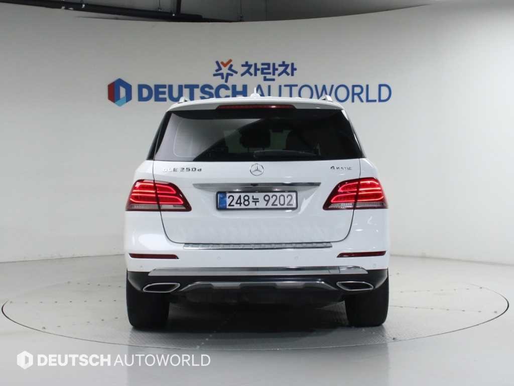 벤츠 GLE 클래스 GLE 클래스 W166 GLE 250 d 4MATIC 이미지 4