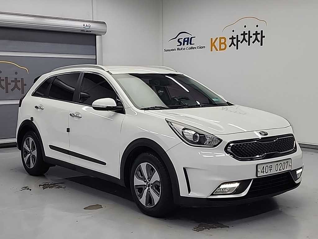 기아 니로 1.6 하이브리드 럭셔리 이미지 4