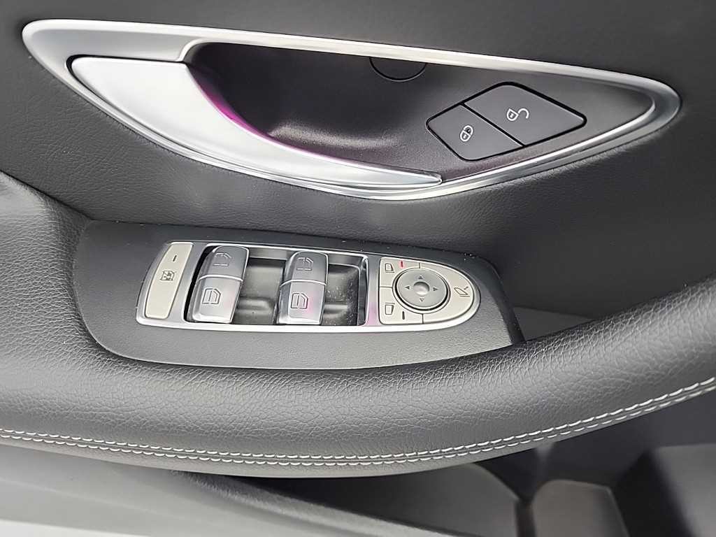 벤츠 E 클래스 E-클래스 W213 E220d 카브리올레 이미지 16