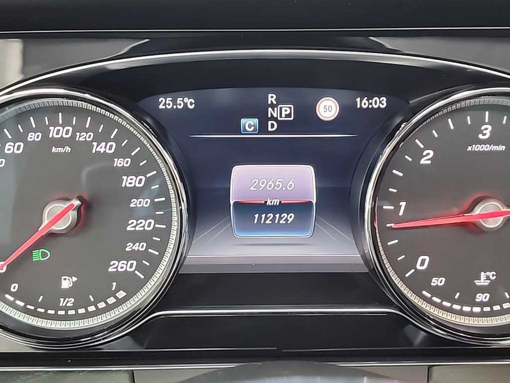 벤츠 E 클래스 E-클래스 W213 E220d 카브리올레 이미지 6