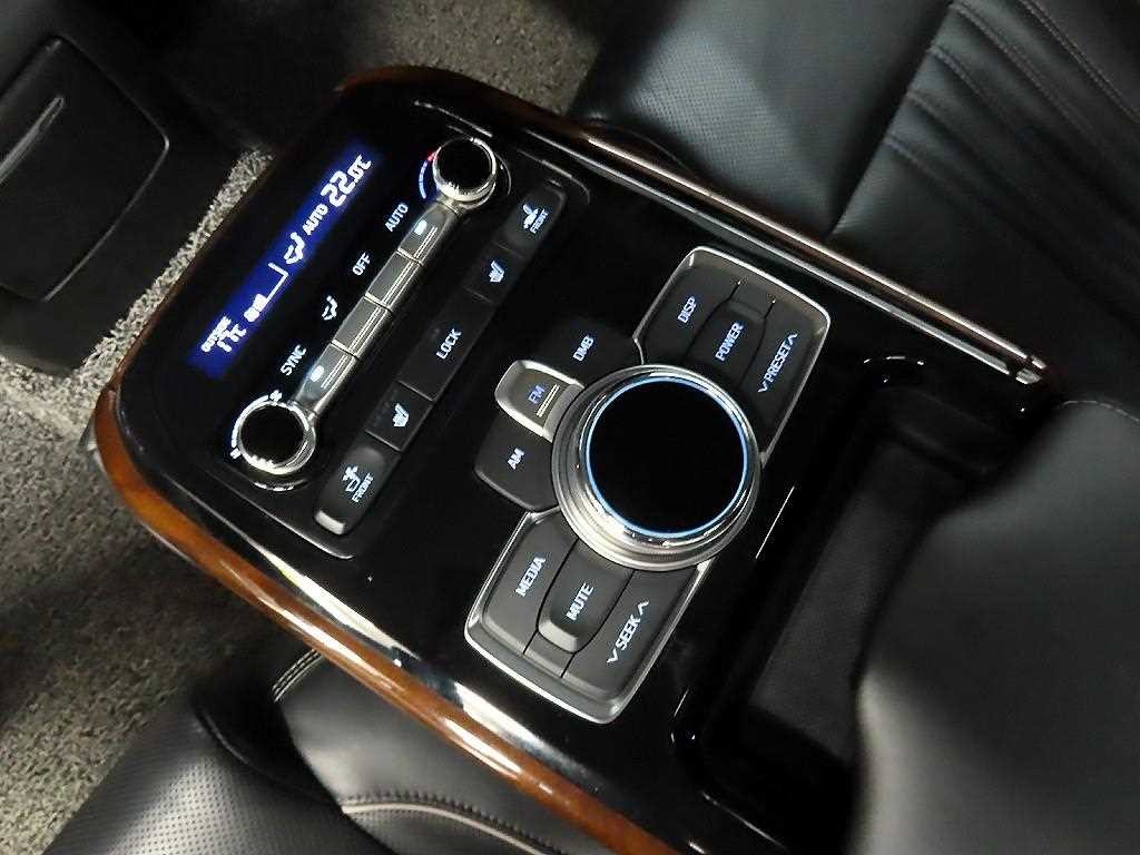 제네시스 EQ900 3.8 GDI AWD 프리미엄 럭셔리 이미지 13