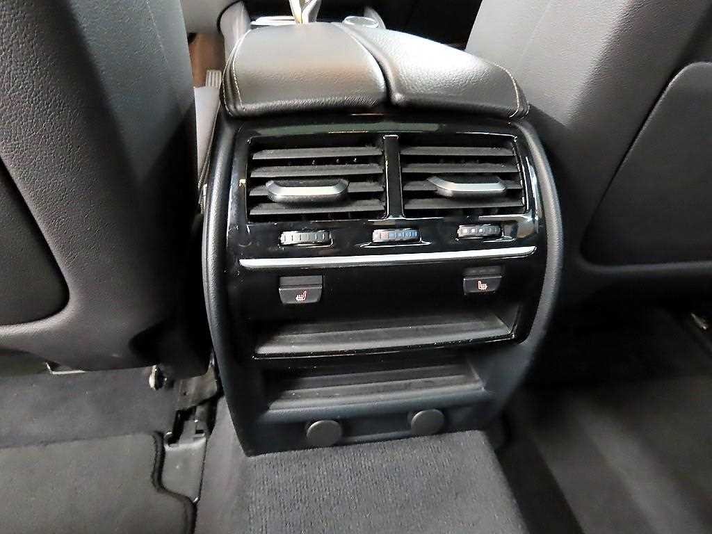 BMW 5시리즈 5시리즈 (G30) 520i 럭셔리 이미지 12