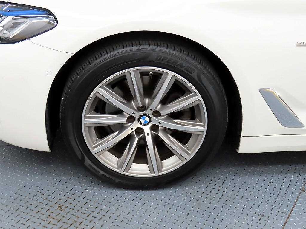 BMW 5시리즈 5시리즈 (G30) 520i 럭셔리 이미지 20
