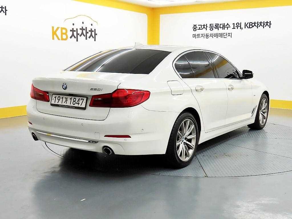 BMW 5시리즈 5시리즈 (G30) 520i 럭셔리 이미지 4