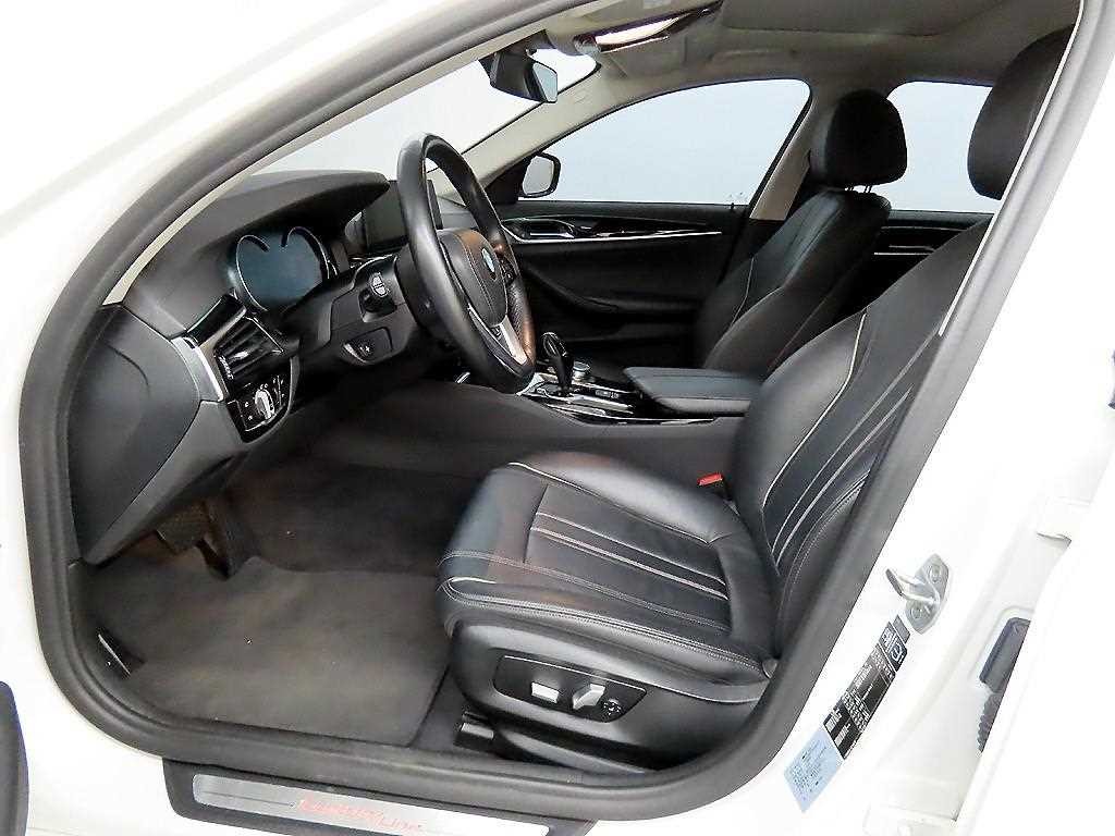 BMW 5시리즈 5시리즈 (G30) 520i 럭셔리 이미지 6