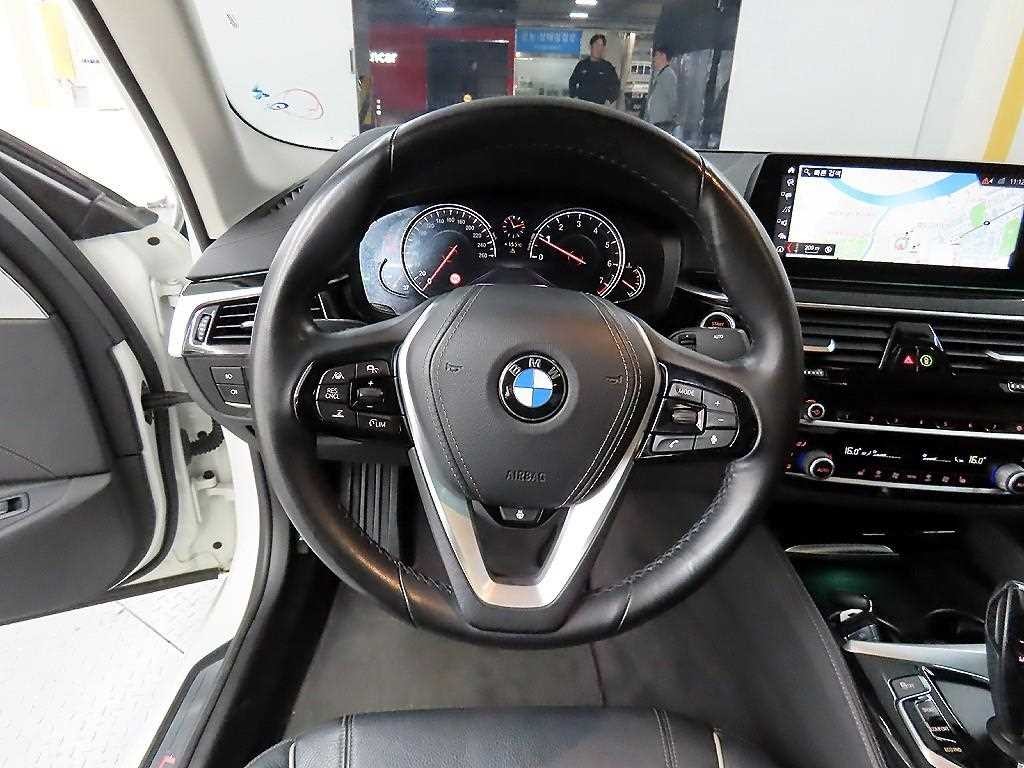 BMW 5시리즈 5시리즈 (G30) 520i 럭셔리 이미지 9