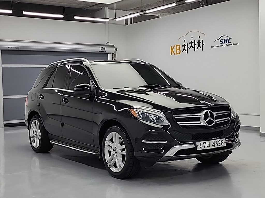 벤츠 GLE 클래스 GLE 클래스 W166 GLE 350 d 4MATIC 이미지 4