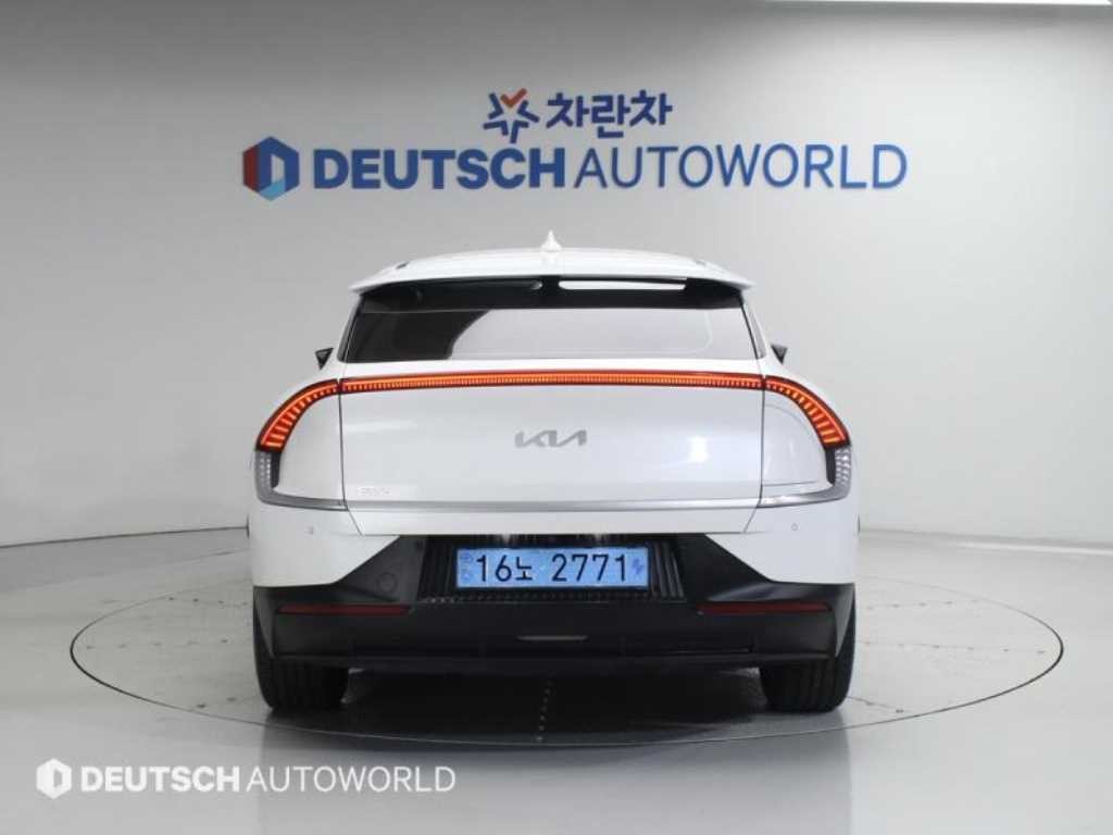 기아 EV6 스탠다드 AWD 라이트 이미지 4