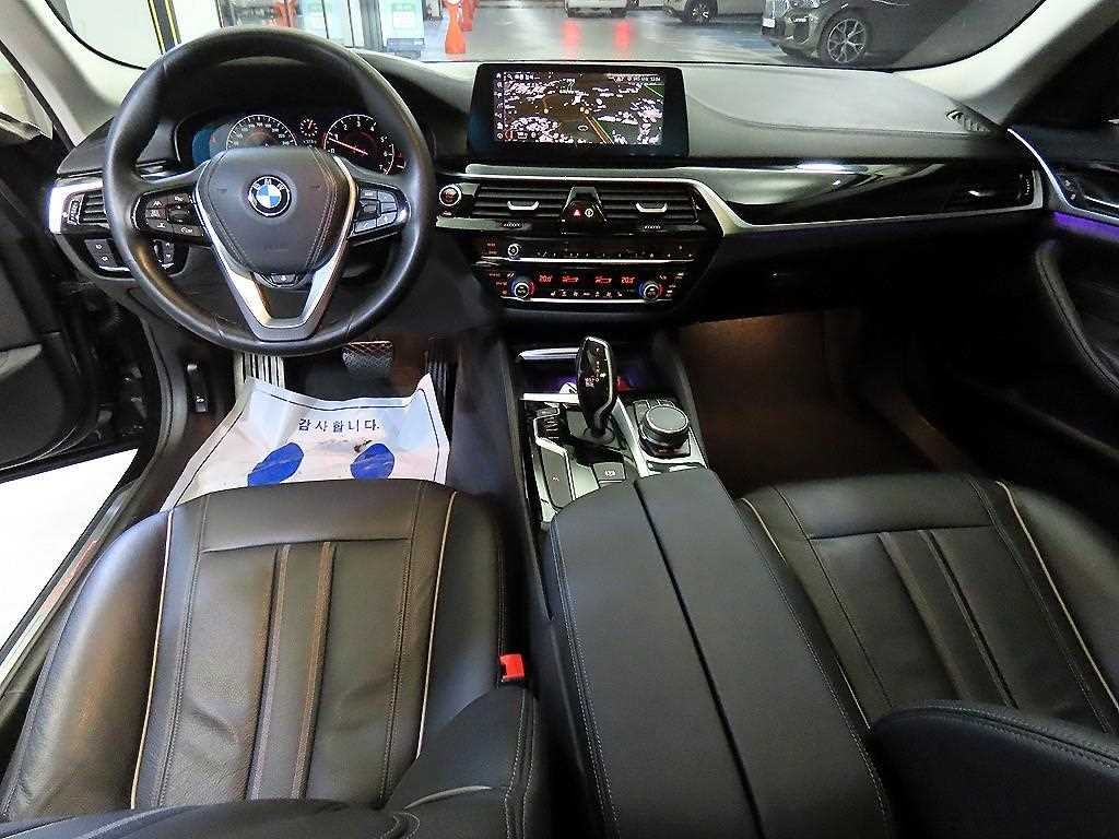 BMW 5시리즈 5시리즈 (G30) 520i 럭셔리 이미지 10