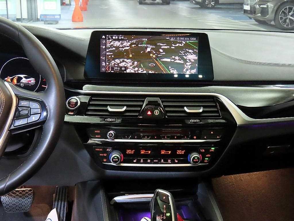BMW 5시리즈 5시리즈 (G30) 520i 럭셔리 이미지 11