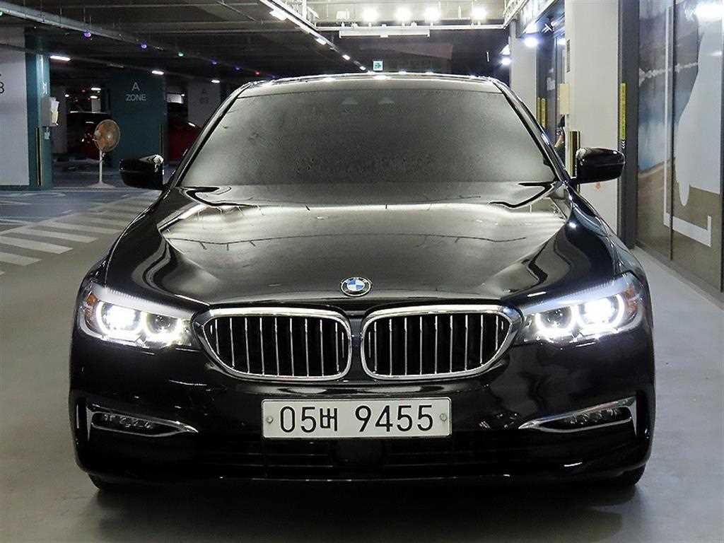 BMW 5시리즈 5시리즈 (G30) 520i 럭셔리 이미지 2