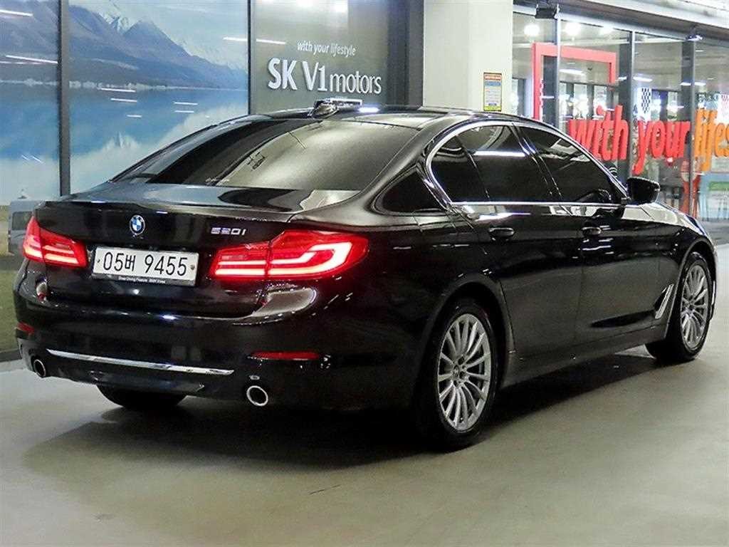 BMW 5시리즈 5시리즈 (G30) 520i 럭셔리 이미지 4