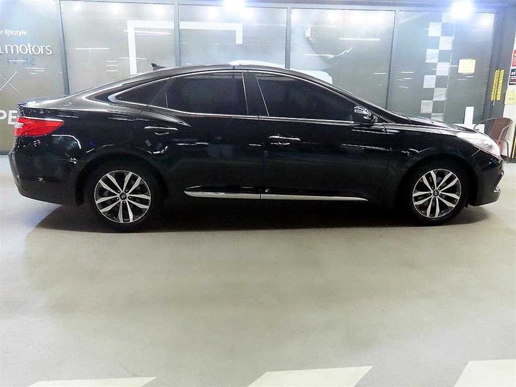 현대 그랜저 그랜저 HG HG300 PRIME 이미지 3