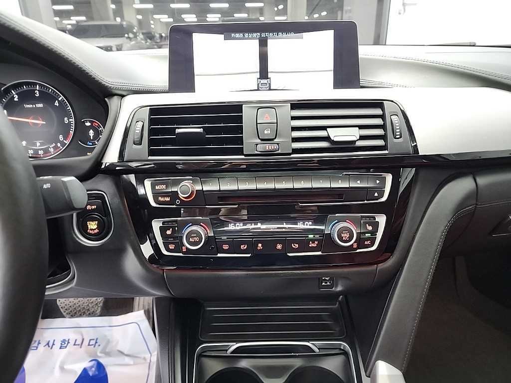 BMW 4시리즈 4시리즈 (F32) 420d xDRIVE 그란쿠페 스포츠 이미지 10