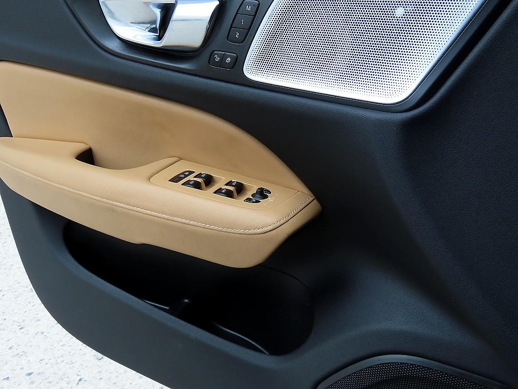 볼보 V60 V60 크로스 컨트리 2세대 2.0 T5 프로 AWD 이미지 12