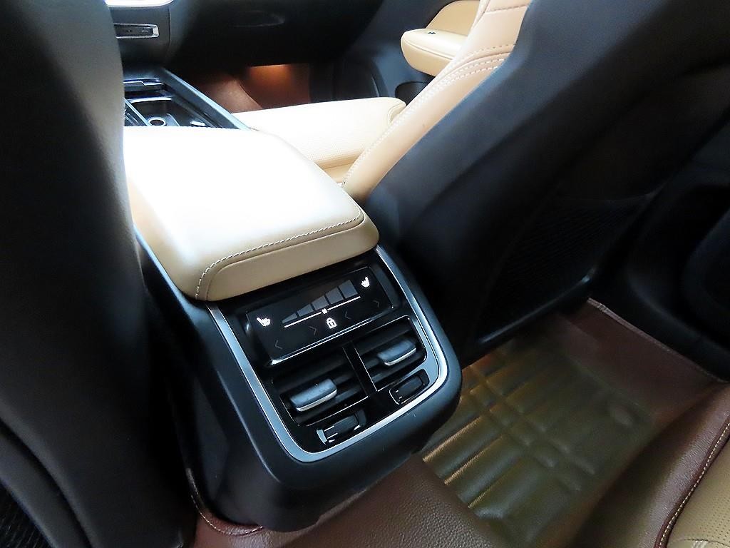 볼보 V60 V60 크로스 컨트리 2세대 2.0 T5 프로 AWD 이미지 15
