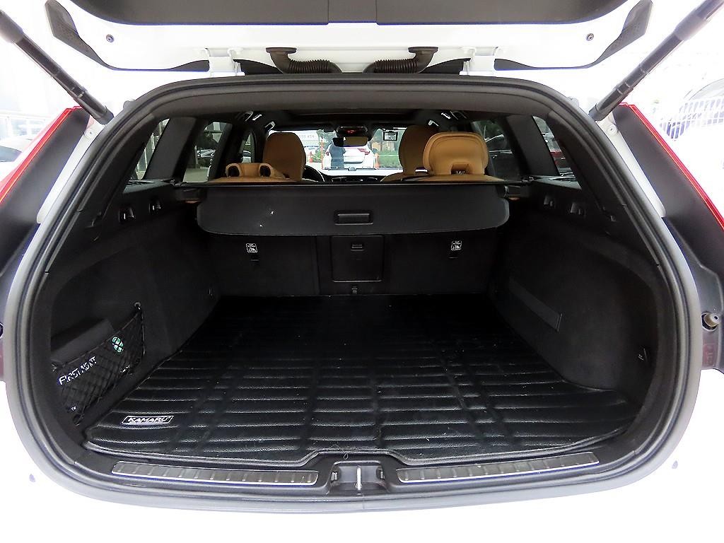 볼보 V60 V60 크로스 컨트리 2세대 2.0 T5 프로 AWD 이미지 17