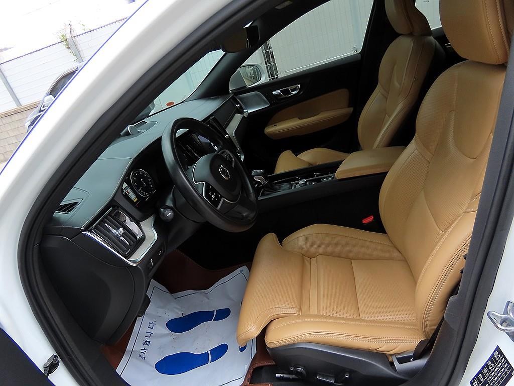 볼보 V60 V60 크로스 컨트리 2세대 2.0 T5 프로 AWD 이미지 5