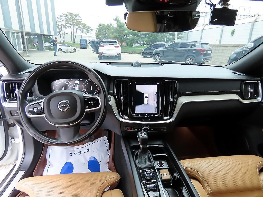 볼보 V60 V60 크로스 컨트리 2세대 2.0 T5 프로 AWD 이미지 7