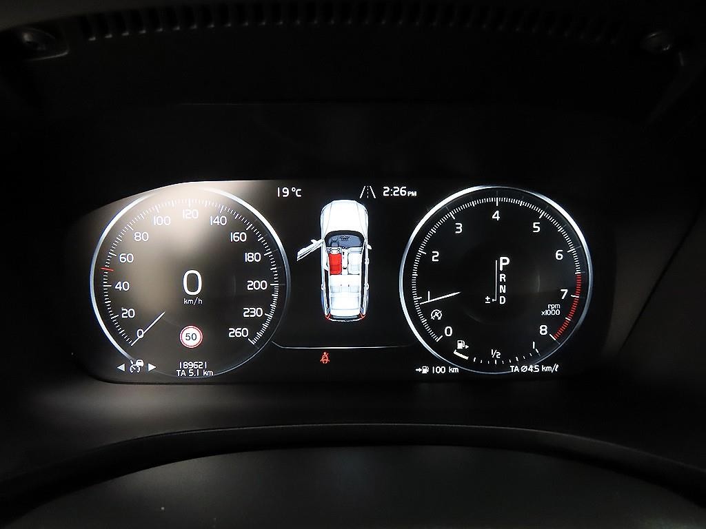 볼보 V60 V60 크로스 컨트리 2세대 2.0 T5 프로 AWD 이미지 9