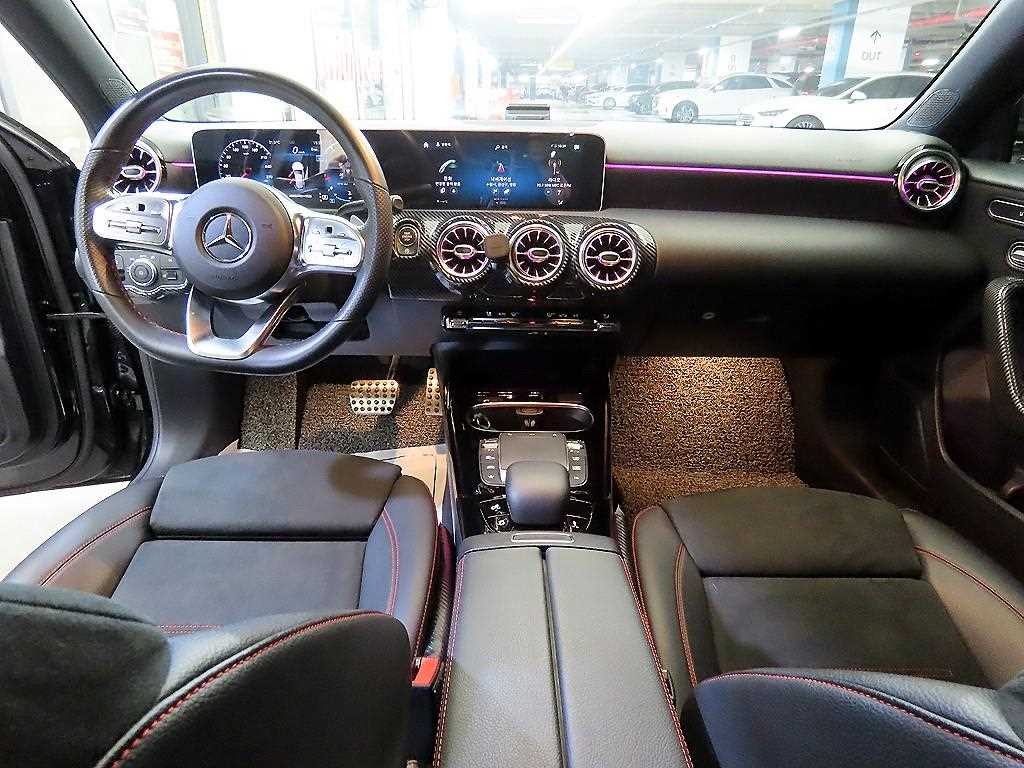 벤츠 A 클래스 A클래스 W177 AMG A45 4MATIC+ 해치백 이미지 10
