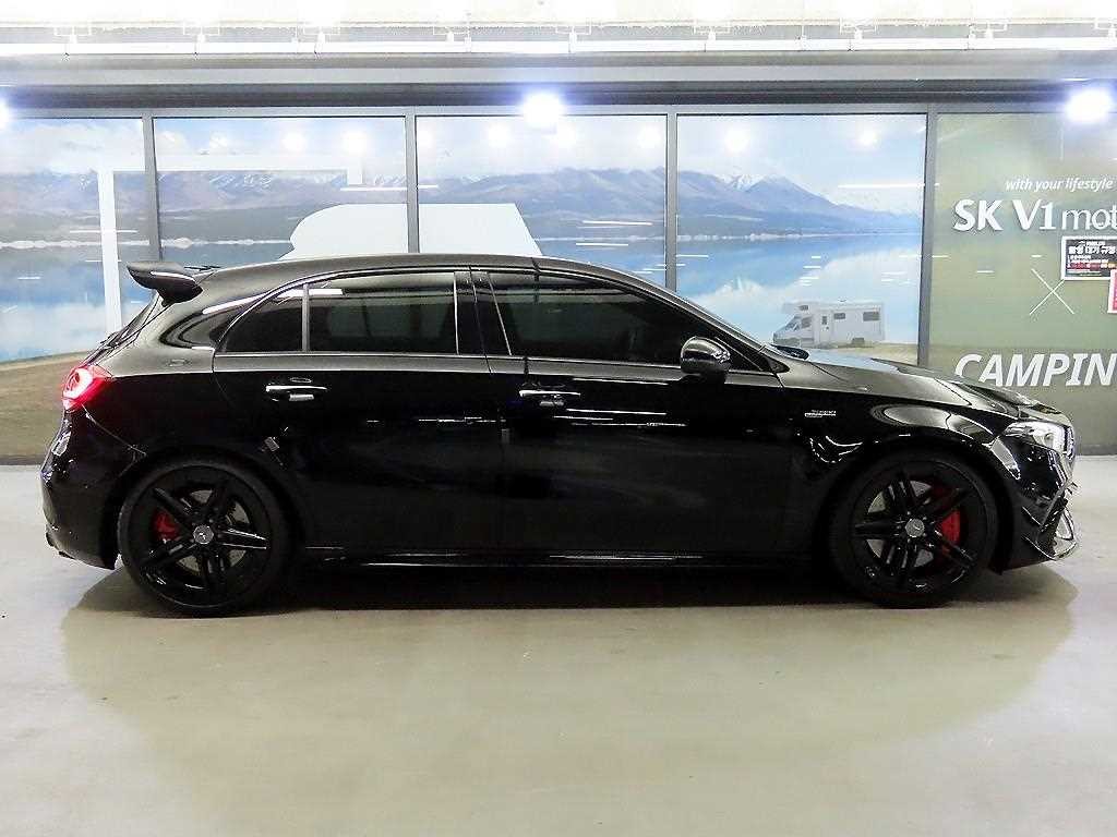 벤츠 A 클래스 A클래스 W177 AMG A45 4MATIC+ 해치백 이미지 3
