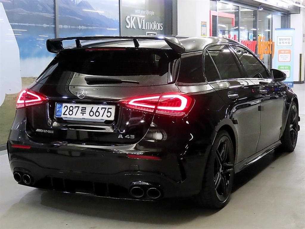 벤츠 A 클래스 A클래스 W177 AMG A45 4MATIC+ 해치백 이미지 4