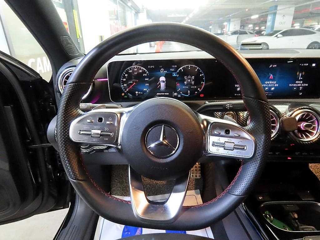 벤츠 A 클래스 A클래스 W177 AMG A45 4MATIC+ 해치백 이미지 8
