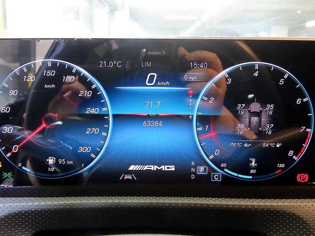 벤츠 A 클래스 A클래스 W177 AMG A45 4MATIC+ 해치백 이미지 9