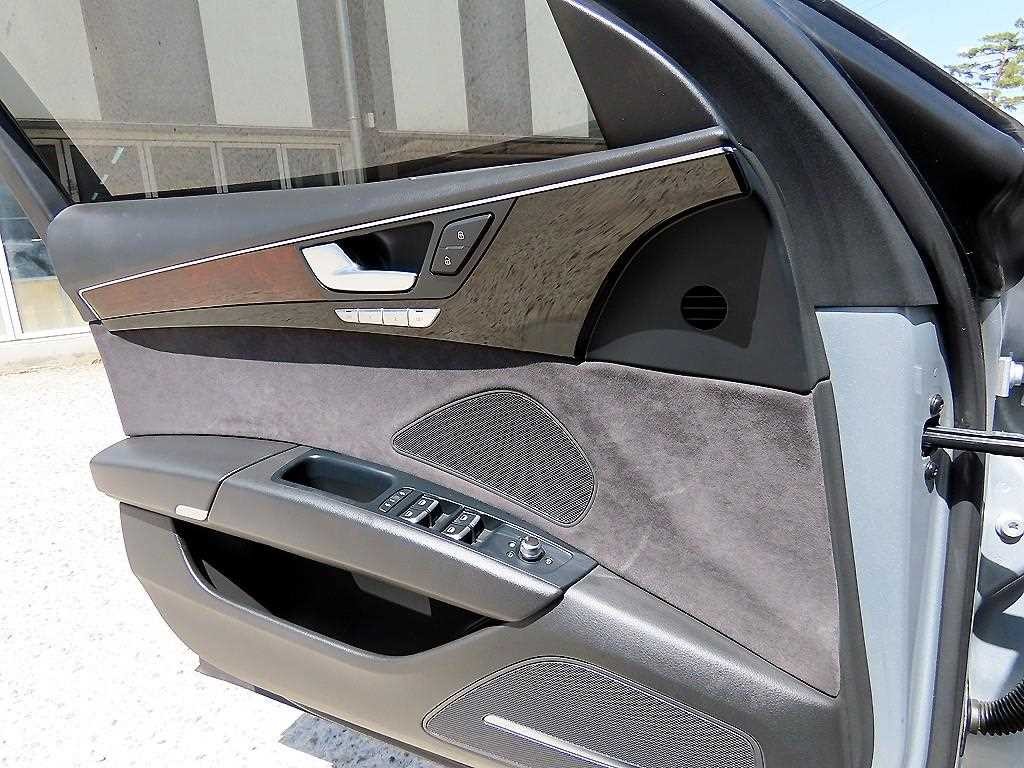 아우디 A8 뉴A8 3.0 TFSI 콰트로 LWB 이미지 11