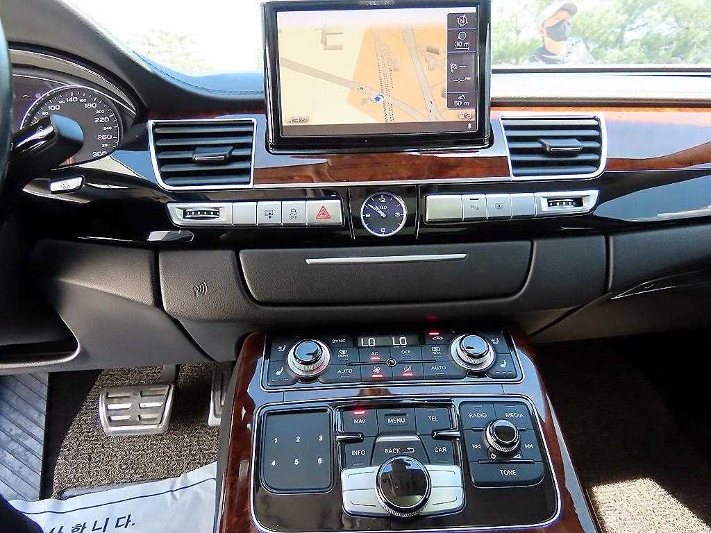 아우디 A8 뉴A8 3.0 TFSI 콰트로 LWB 이미지 12