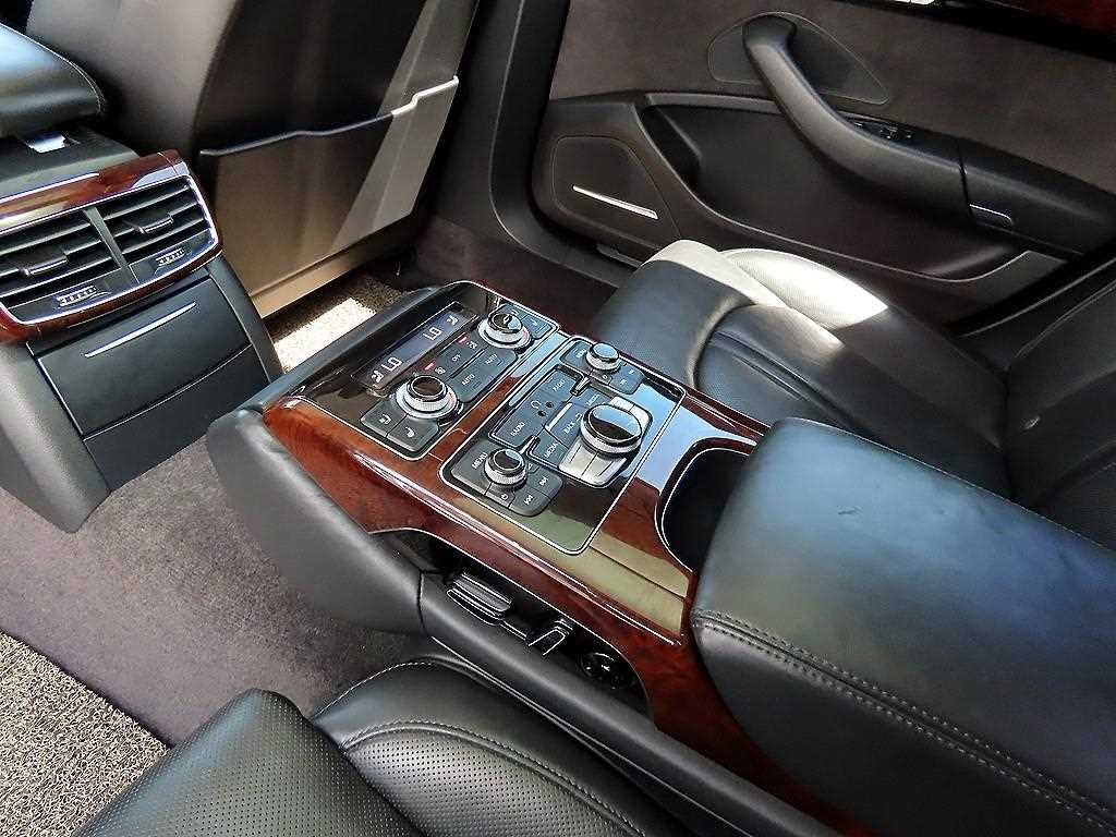 아우디 A8 뉴A8 3.0 TFSI 콰트로 LWB 이미지 14