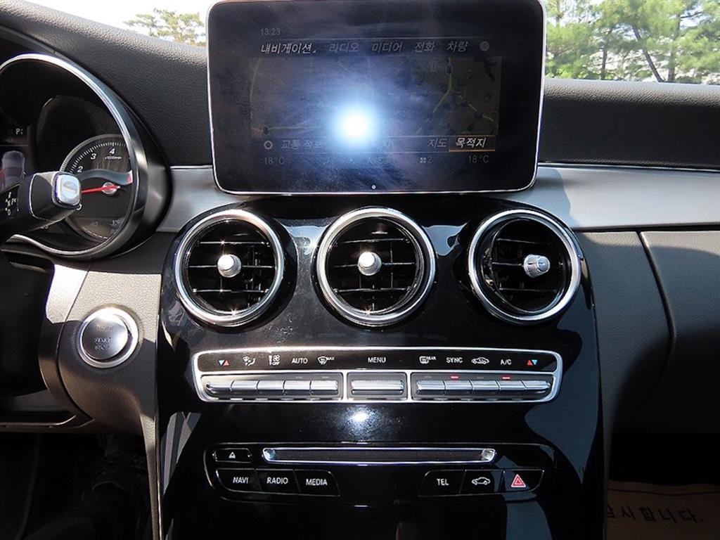 벤츠 C 클래스 C클래스 W205 C200 아방가르드 이미지 13