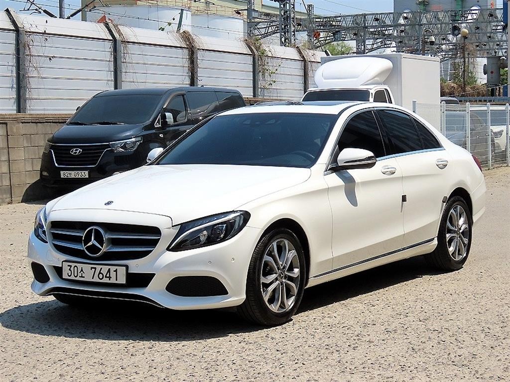 벤츠 C 클래스 C클래스 W205 C200 아방가르드 이미지 2