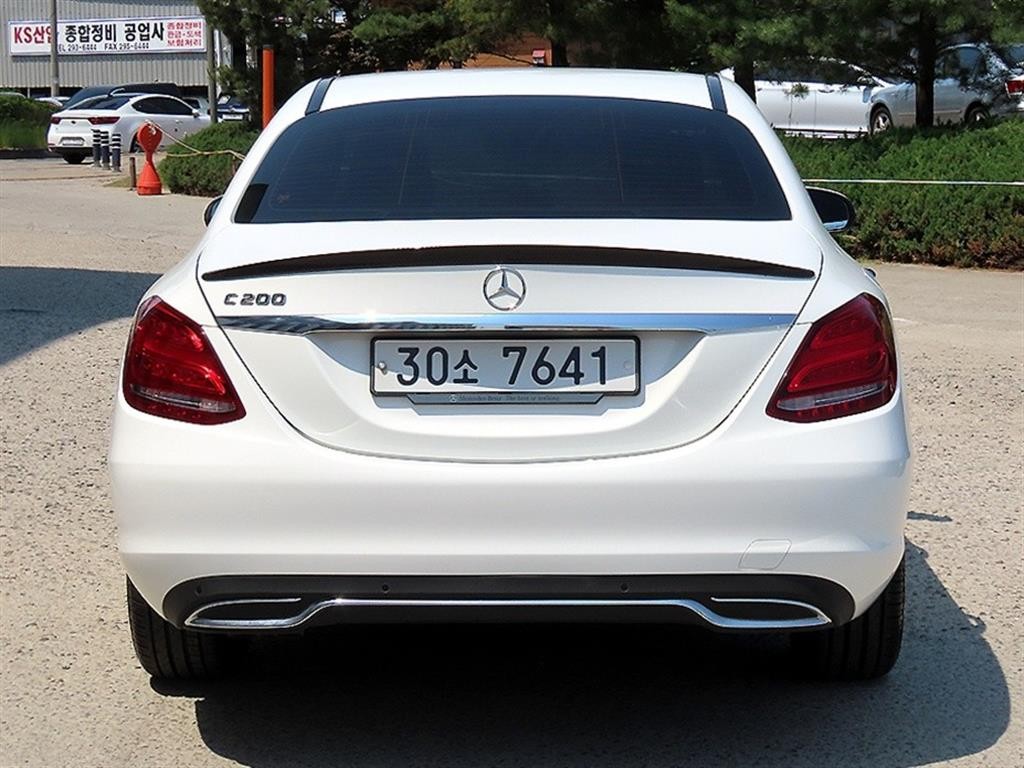 벤츠 C 클래스 C클래스 W205 C200 아방가르드 이미지 4