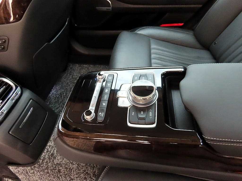 제네시스 G90 3.8 GDI 럭셔리 이미지 17