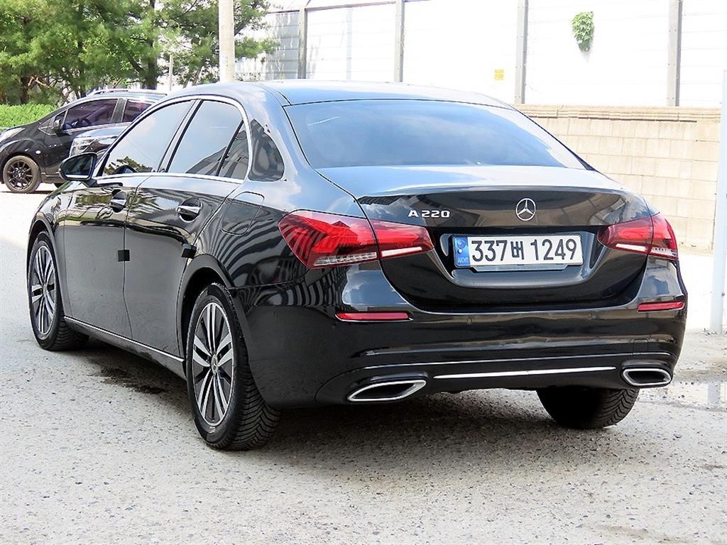 벤츠 A 클래스 A클래스 W177 A220 세단 이미지 3
