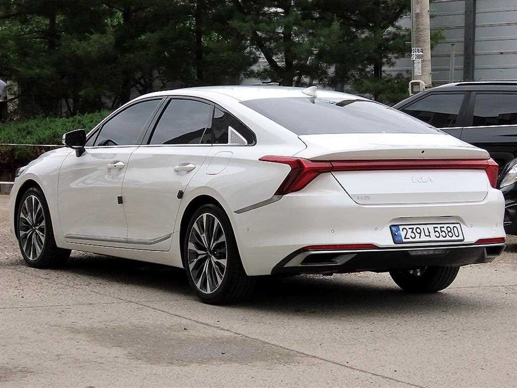 기아 K8 2.5 2WD 시그니처 이미지 3