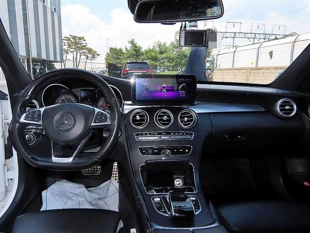 벤츠 C 클래스 C클래스 W205 C250 d 4MATIC 이미지 7