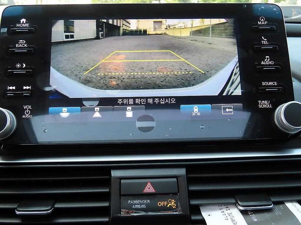 혼다 어코드 어코드(10세대) 2.0 하이브리드 투어링 이미지 15