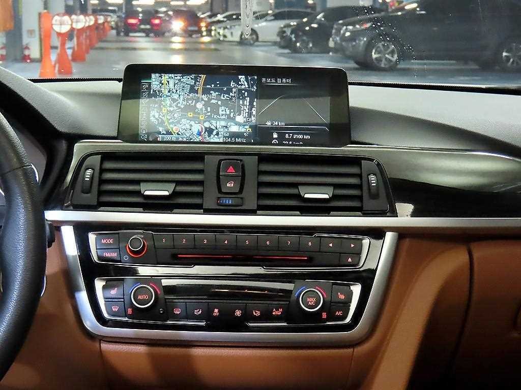 BMW 4시리즈 4시리즈 (F32) 420d 그란쿠페 럭셔리 이미지 11